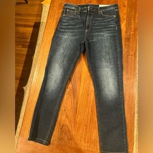 Rag and Bone women’s Nina High Rise Skinny Size 28. (26.5” in seam)
